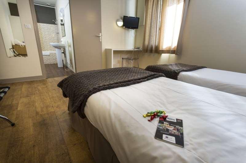 Brit Hotel Du Parc Niort Centre-Parking Gratuit Δωμάτιο φωτογραφία