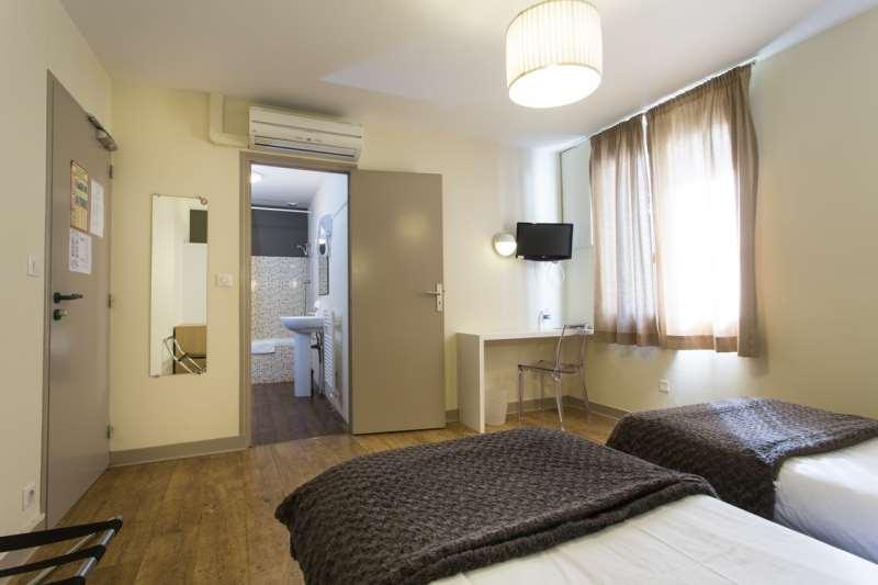 Brit Hotel Du Parc Niort Centre-Parking Gratuit Δωμάτιο φωτογραφία