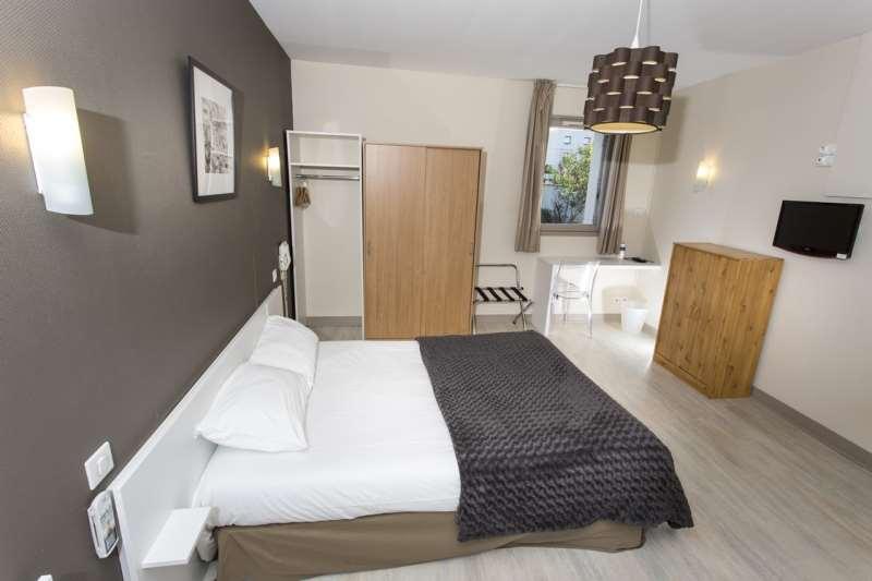 Brit Hotel Du Parc Niort Centre-Parking Gratuit Δωμάτιο φωτογραφία