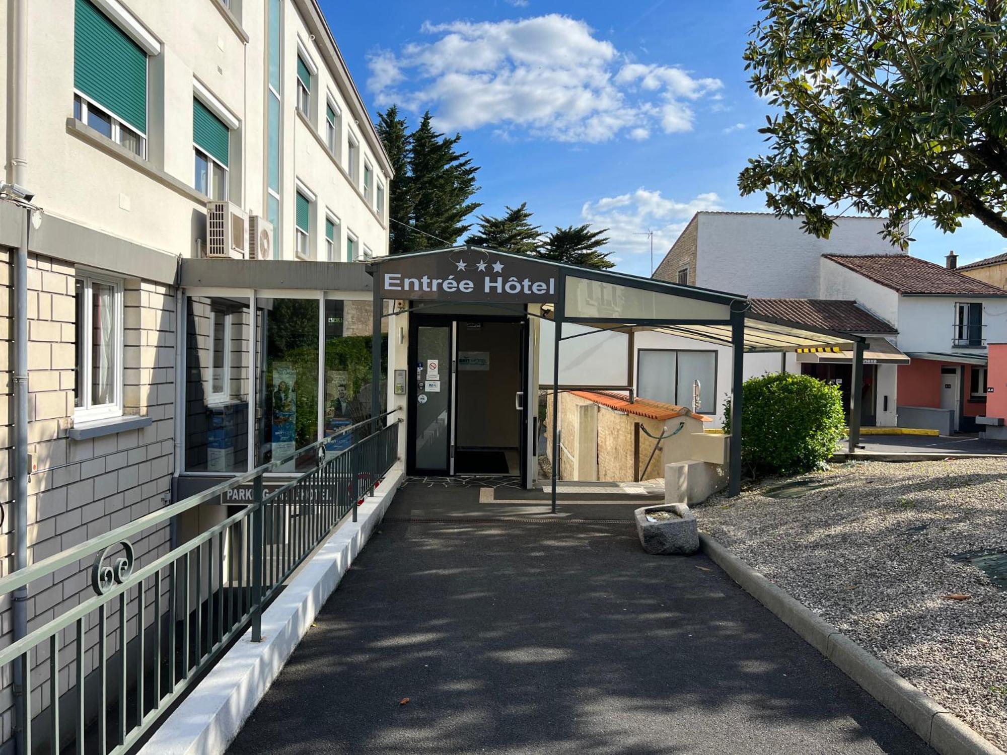 Brit Hotel Du Parc Niort Centre-Parking Gratuit Εξωτερικό φωτογραφία