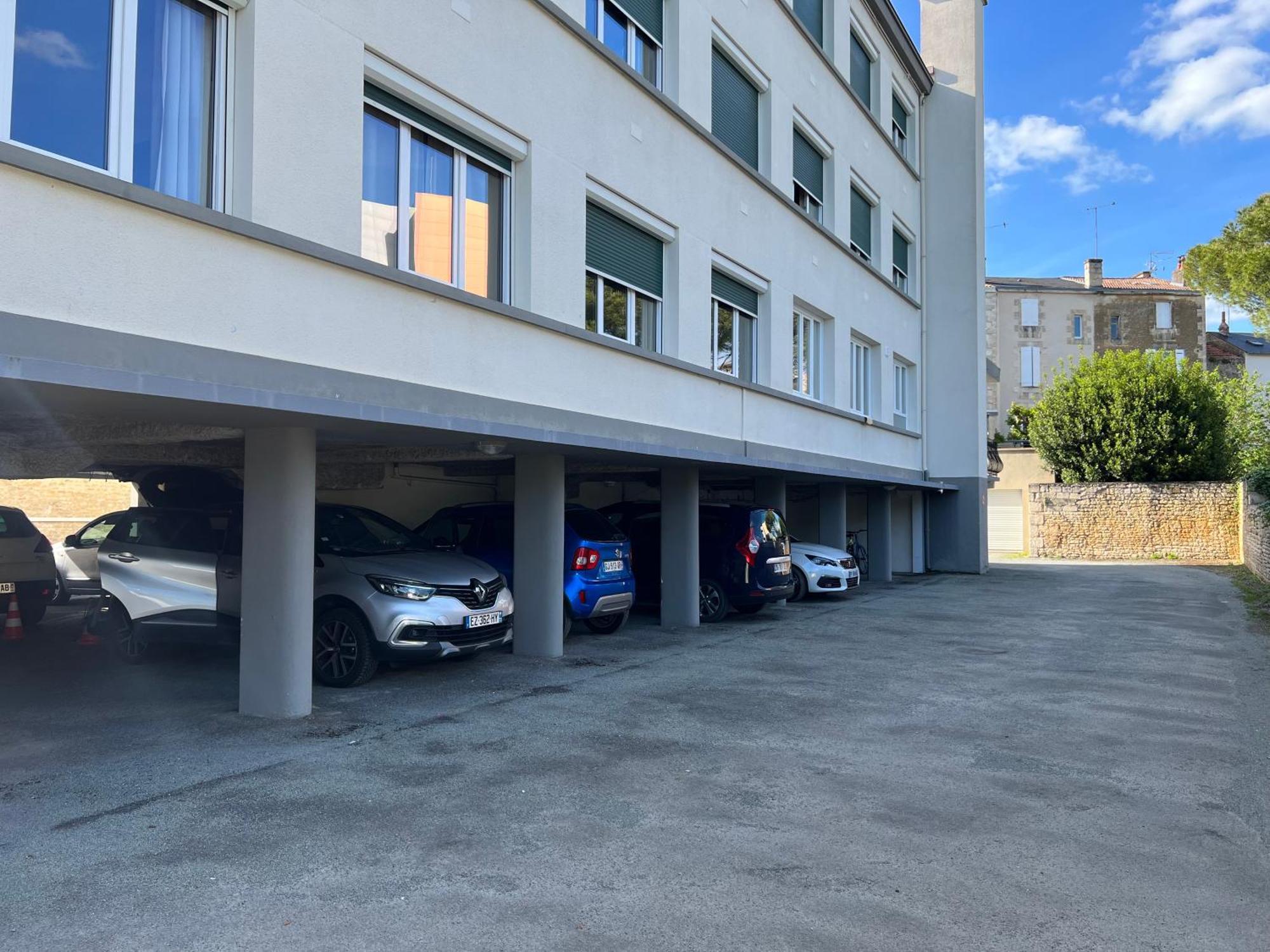 Brit Hotel Du Parc Niort Centre-Parking Gratuit Εξωτερικό φωτογραφία