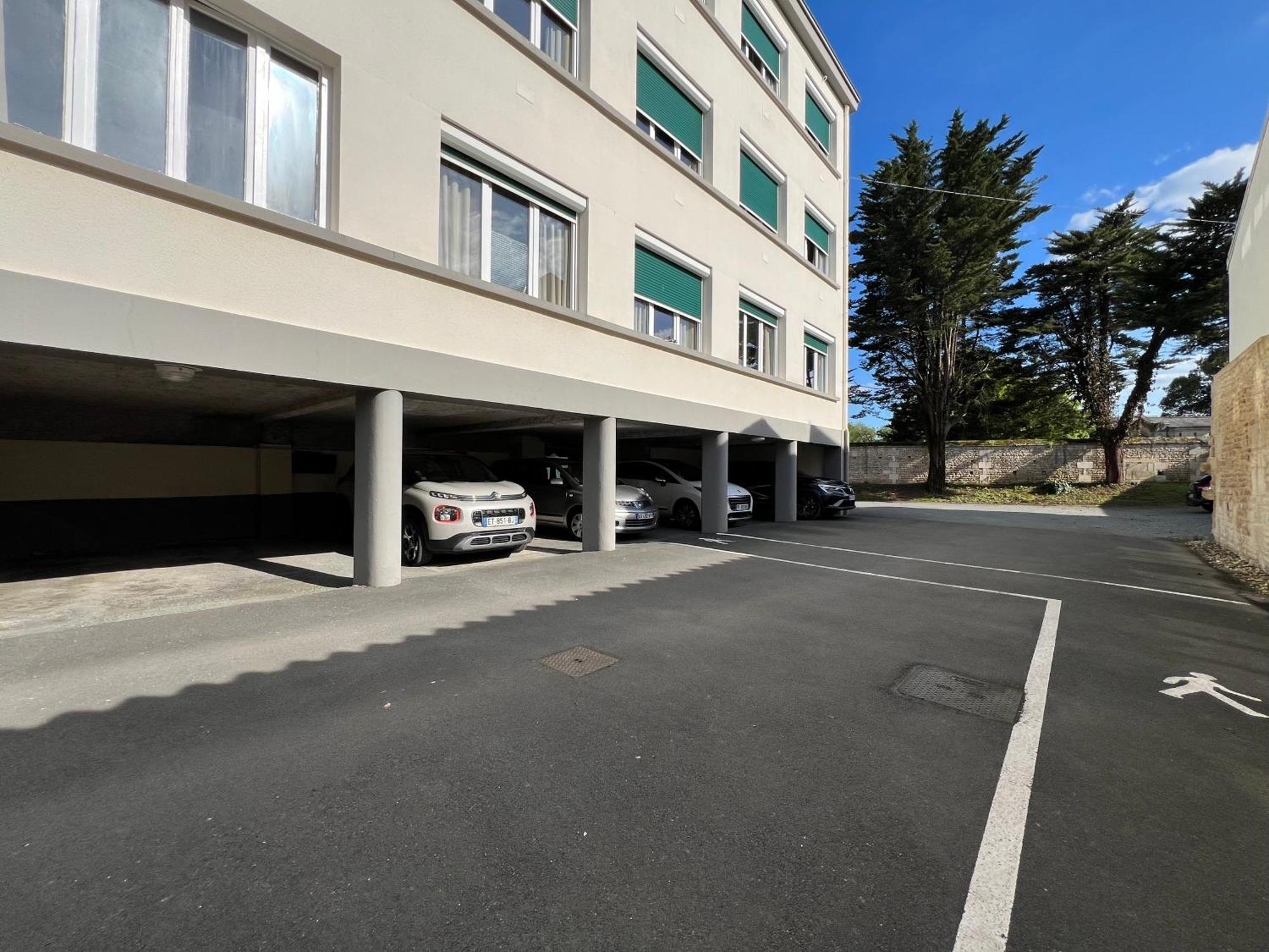 Brit Hotel Du Parc Niort Centre-Parking Gratuit Εξωτερικό φωτογραφία