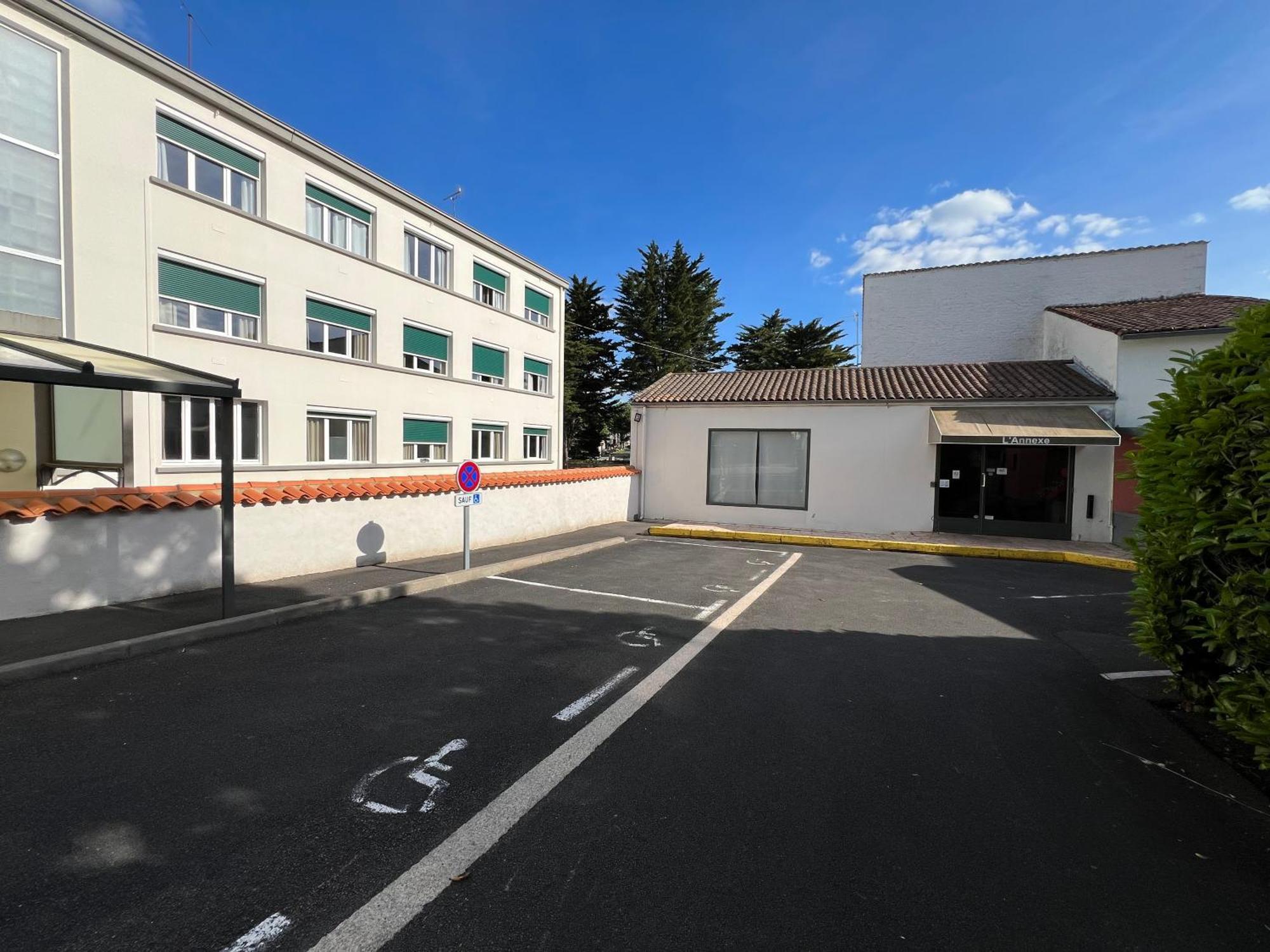 Brit Hotel Du Parc Niort Centre-Parking Gratuit Εξωτερικό φωτογραφία