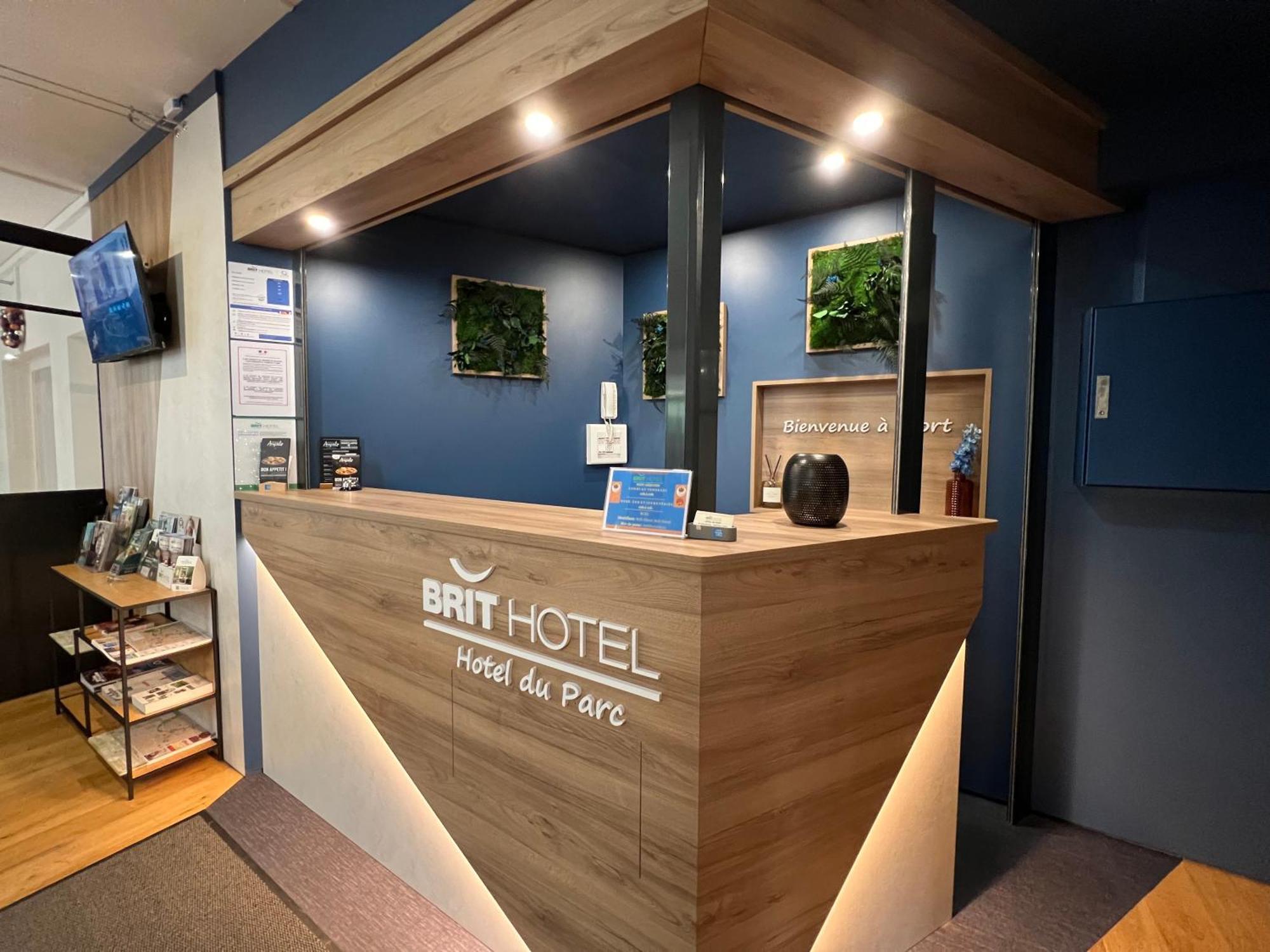 Brit Hotel Du Parc Niort Centre-Parking Gratuit Εξωτερικό φωτογραφία