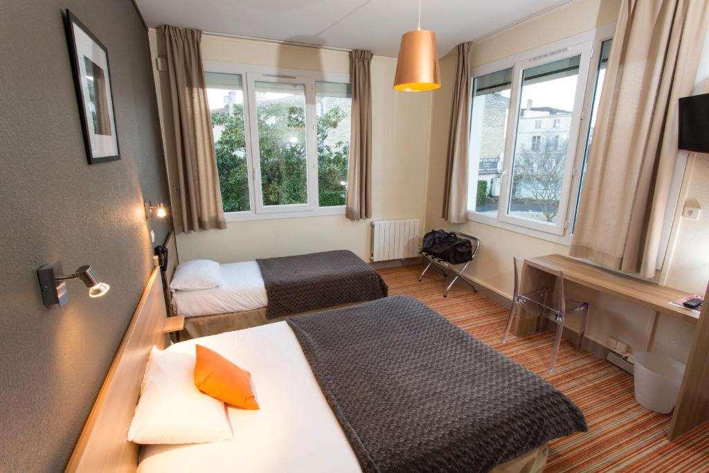 Brit Hotel Du Parc Niort Centre-Parking Gratuit Δωμάτιο φωτογραφία