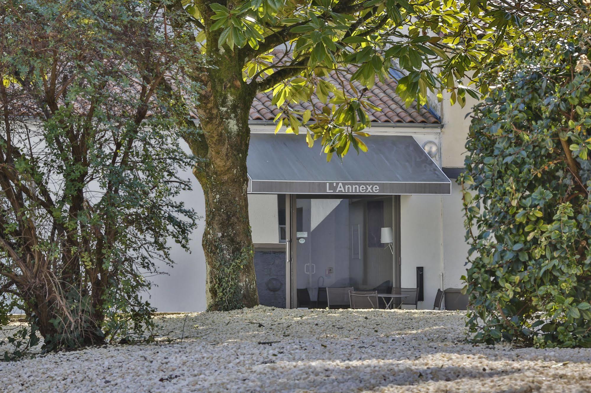 Brit Hotel Du Parc Niort Centre-Parking Gratuit Εξωτερικό φωτογραφία